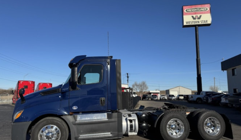 
								Used 2020 Freightliner Cascadia 126 Day Cab in Council Bluffs Iowa full									
