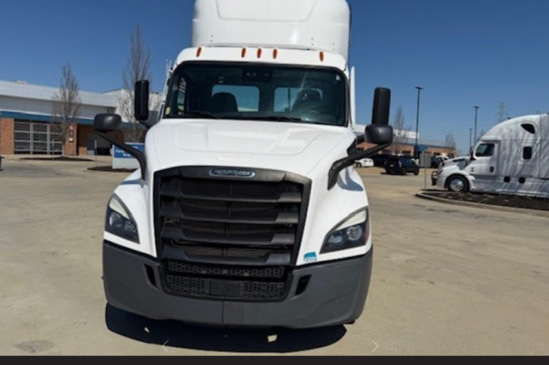 
								Used 2020 Freightliner CASCADIA 116 Day Cab in Memphis Tennessee full									