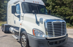 Used 2020 Freightliner Cascadia 125 Sleeper in Birmingham Alabama