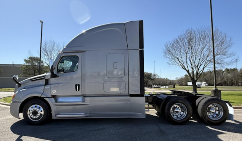 
								Used 2020 Freightliner Cascadia 126 Sleeper in Houston Texas full									