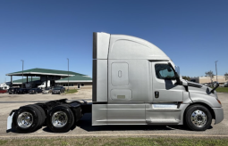 Used 2020 Freightliner Cascadia 126 Sleeper in Houston Texas