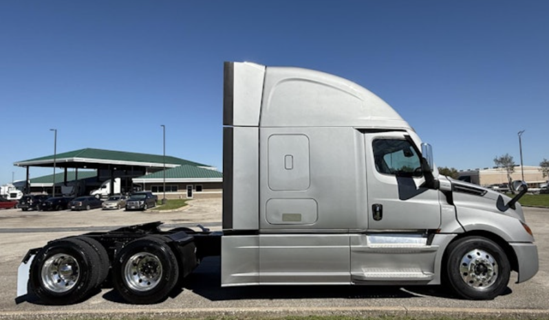 
								Used 2020 Freightliner Cascadia 126 Sleeper in Houston Texas full									