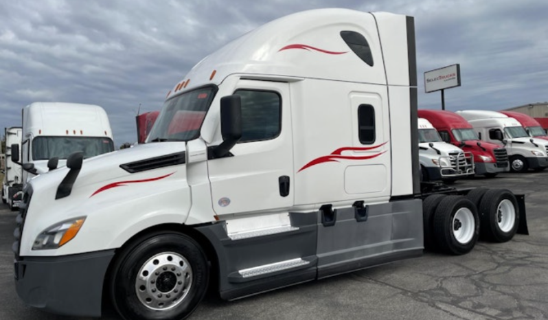 
								Used 2021 Freightliner Cascadia 126 Sleeper in McDonough Georgia full									