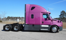 Used 2021 Freightliner Cascadia 126 Sleeper in Jefferson Georgia