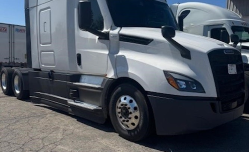 
								Used 2022 Freightliner Cascadia 126 Sleeper in Birmingham Alabama full									