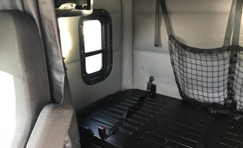 
								Used 2022 Freightliner Cascadia Sleeper in Pacific Washington full									