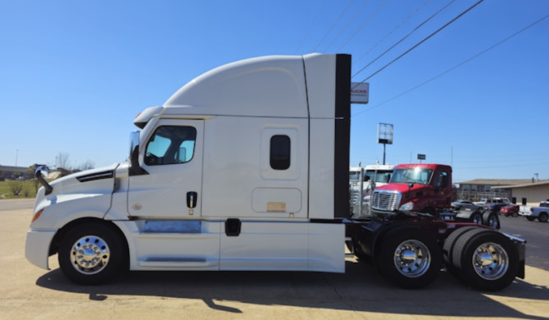 
								Used 2022 Freightliner Cascadia 126 Sleeper in Texarkana Texas full									
