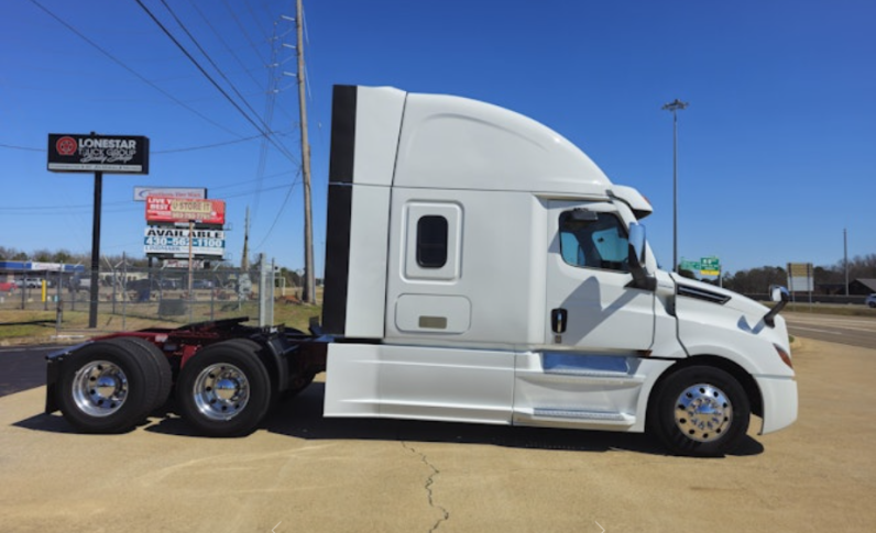 
								Used 2022 Freightliner Cascadia 126 Sleeper in Texarkana Texas full									