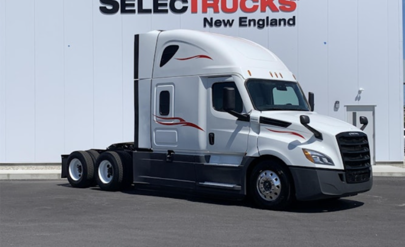 
								Used 2022 Freightliner Cascadia 126 Sleeper in Shrewsbury Massachusetts full									