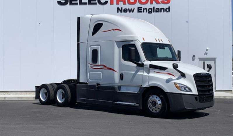 
								Used 2022 Freightliner Cascadia 126 Sleeper in Shrewsbury Massachusetts full									