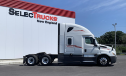 Used 2022 Freightliner Cascadia 126 Sleeper in Shrewsbury Massachusetts