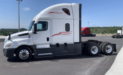 Used 2022 Freightliner Cascadia 126 Sleeper in Shrewsbury Massachusetts