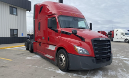 Used 2022 Freightliner Cascadia 126 Sleeper in Council Bluffs Iowa