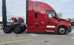 Used 2022 Freightliner Cascadia 126 Sleeper in Council Bluffs Iowa