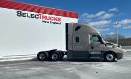 Used 2022 Freightliner Cascadia 126 Sleeper in Shrewsbury Iowa