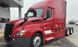 Used 2022 Freightliner Cascadia 126 Sleeper in Council Bluffs Iowa