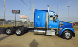 Used 2022 Freightliner 122SD Sleeper in Texarkana Texas