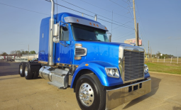 Used 2022 Freightliner 122SD Sleeper in Texarkana Texas