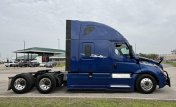 Used 2022 Freightliner Cascadia 126 Sleeper in Houston Texas