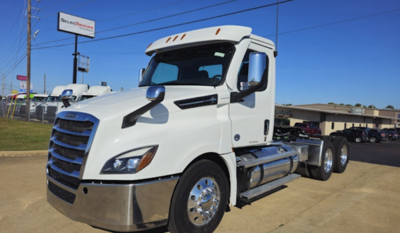
								Used 2023 Freightliner Cascadia 126 Day Cab in Texarkana Texas full									