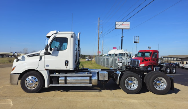 
								Used 2023 Freightliner Cascadia 126 Day Cab in Texarkana Texas full									