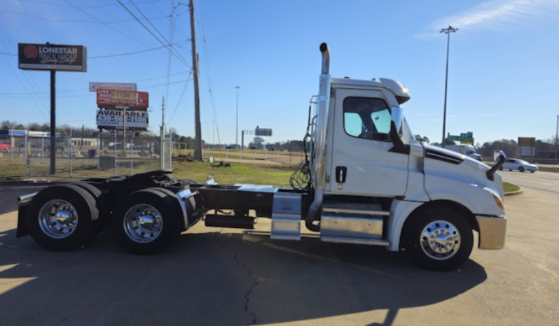 
								Used 2023 Freightliner Cascadia 126 Day Cab in Texarkana Texas full									