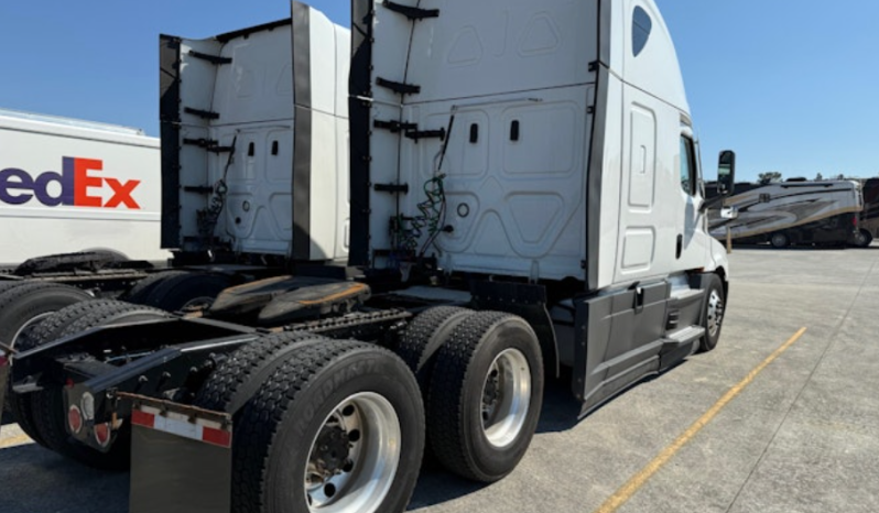 
								Used 2023 Freightliner Cascadia 126SLP Sleeper in Greensboro North Carolina full									