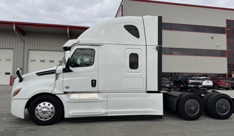 
								Used 2023 Freightliner Cascadia 126 Sleeper in Jefferson Ohio full									
