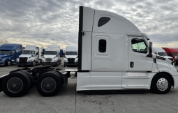 Used 2023 Freightliner Cascadia 126 Sleeper in Jefferson Ohio