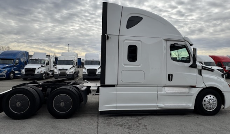 
								Used 2023 Freightliner Cascadia 126 Sleeper in Jefferson Ohio full									