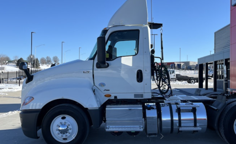 
								Used 2024 International LT625 Day Cab in Kansas City Missouri full									