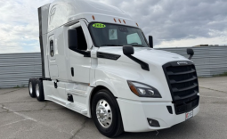 Used 2024 Freightliner Cascadia Sleeper in Fresno California