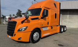Used 2024 Freightliner Cascadia Sleeper in Fresno California