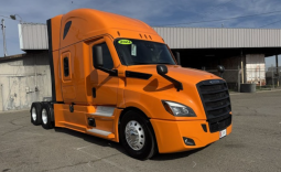 Used 2024 Freightliner Cascadia Sleeper in Fresno California