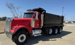 Used 2007 Freightliner FLD120 Box Truck in Memphis Tennessee