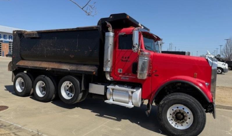
								Used 2007 Freightliner FLD120 Box Truck in Memphis Tennessee full									