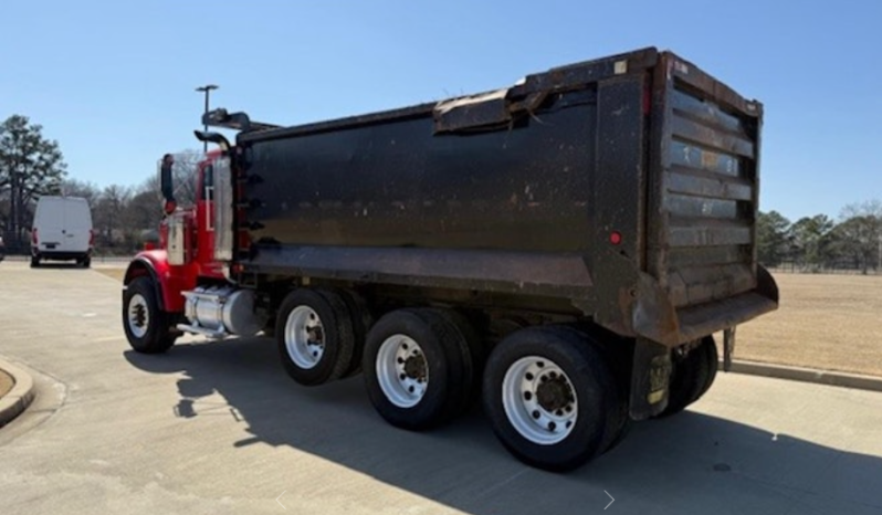
								Used 2007 Freightliner FLD120 Box Truck in Memphis Tennessee full									