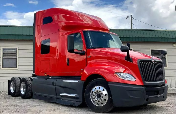 
								Used 2021 International LT Sleeper in Tampa Florida full									