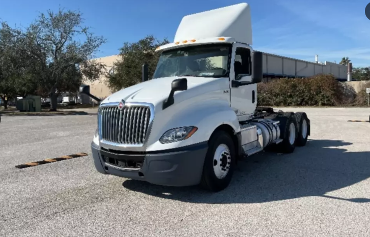 
								Used 2018 International LT625 Day Cab in Tampa Florida full									