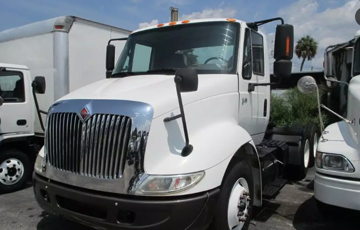 
								Used 2005 International 8000 Day Cab in Deland Florida full									