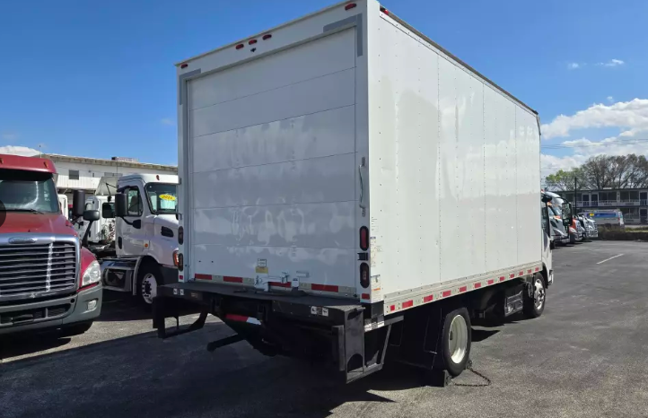 
								Used 2018 Isuzu NQR Box Truck in Tampa Florida full									