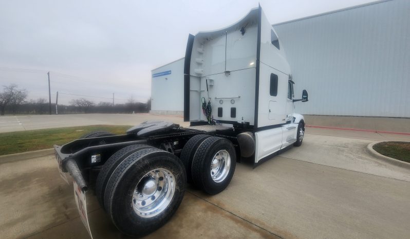 
								New 2026 Peterbilt 579 Sleeper in Charlotte North Carolina full									