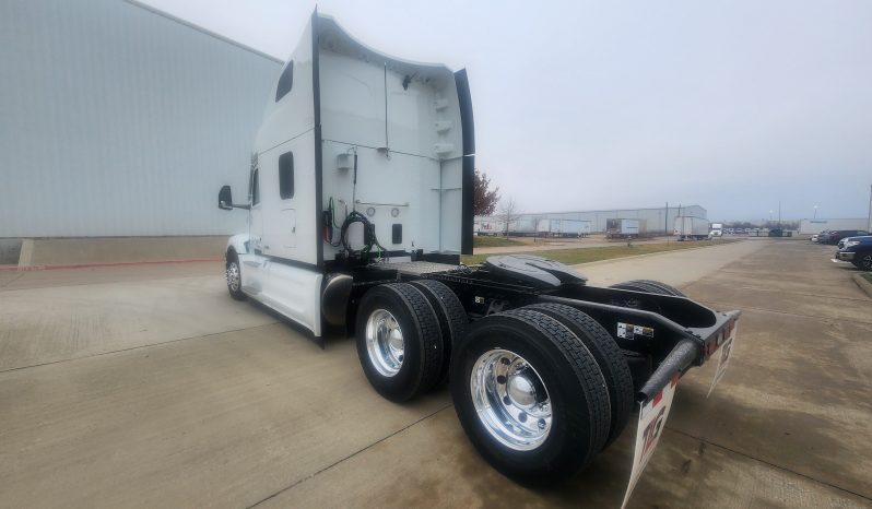 
								New 2026 Peterbilt 579 Sleeper in Charlotte North Carolina full									