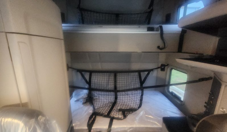 
								New 2026 Peterbilt 579 Sleeper in Charlotte North Carolina full									
