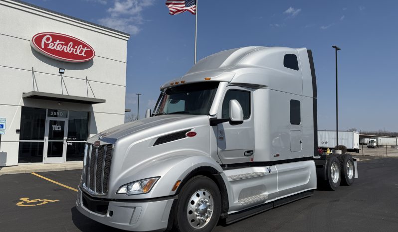 
								New 2026 Peterbilt 579 Sleeper in Cincinnati Ohio full									