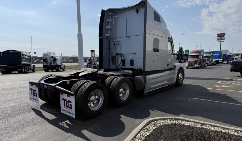 
								New 2026 Peterbilt 579 Sleeper in Cincinnati Ohio full									