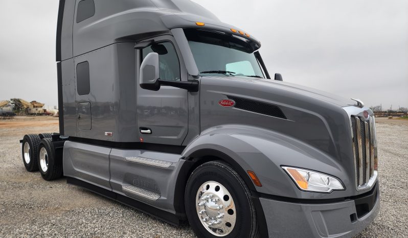 
								New 2026 Peterbilt 579 Sleeper in O’Fallon Missouri full									