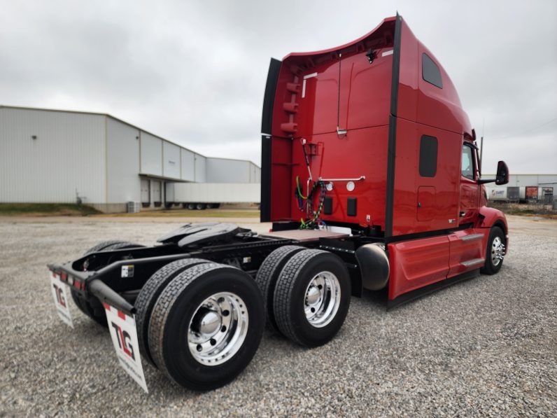 
								New 2026 Peterbilt 579 Sleeper in Strafford Missouri full									