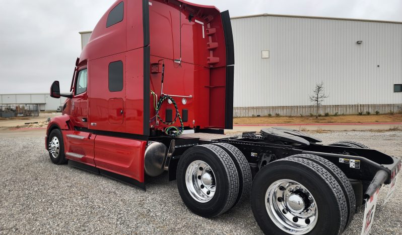 
								New 2026 Peterbilt 579 Sleeper in Strafford Missouri full									