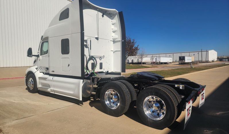 
								New 2026 Peterbilt 579 Sleeper in Jeffersonville Indiana full									